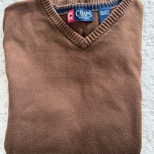 Chaps Men's V-Neck Sweater in Chestnut Brown